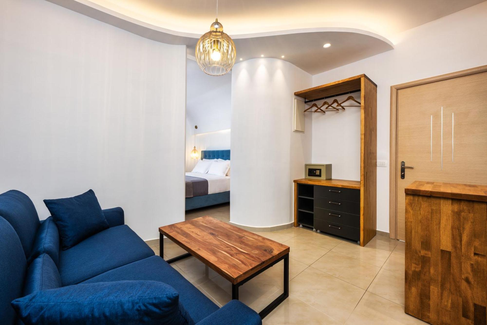 Alizea Villas & Suites Fira  Room photo